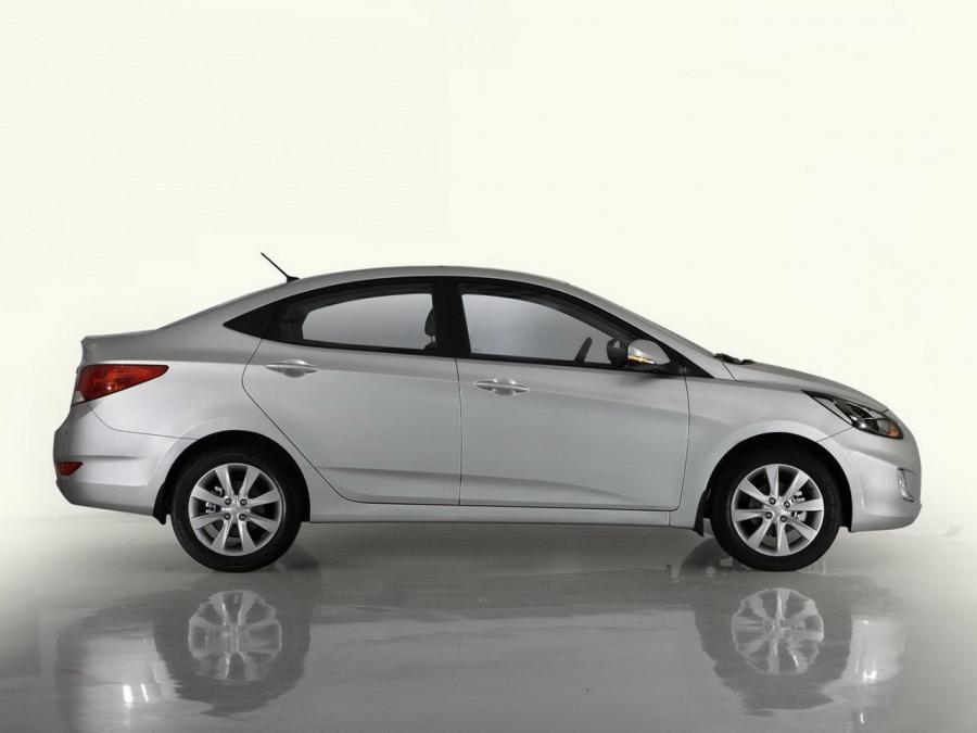  Hyundai Solaris 2010 года  (фото 11 из 26)